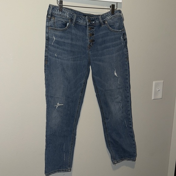Silver Jean Co Avery Slim Crop W 31 L 25 Medium Wash EUC Distressing - Picture 3 of 12